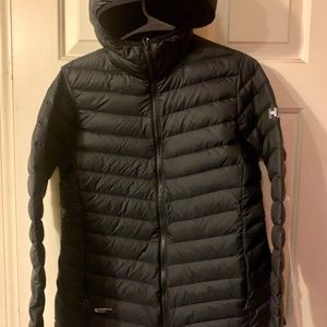 Women’s Black down Helly Hanson size M